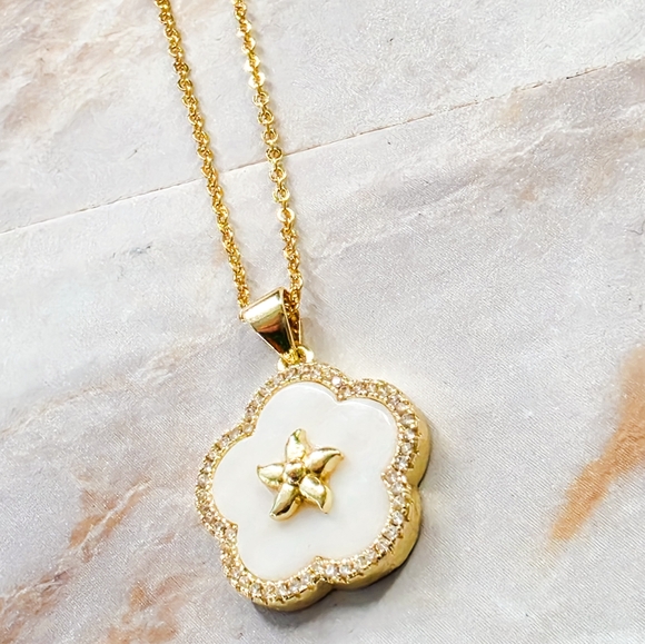 18k Gold Floral Jewelry Set White Enamel Flower Necklace & Earrings - Picture 3 of 7